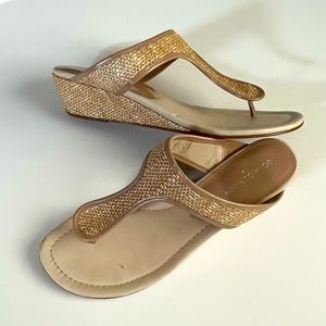 DONALD PLINER | 10 | woven leather wedge